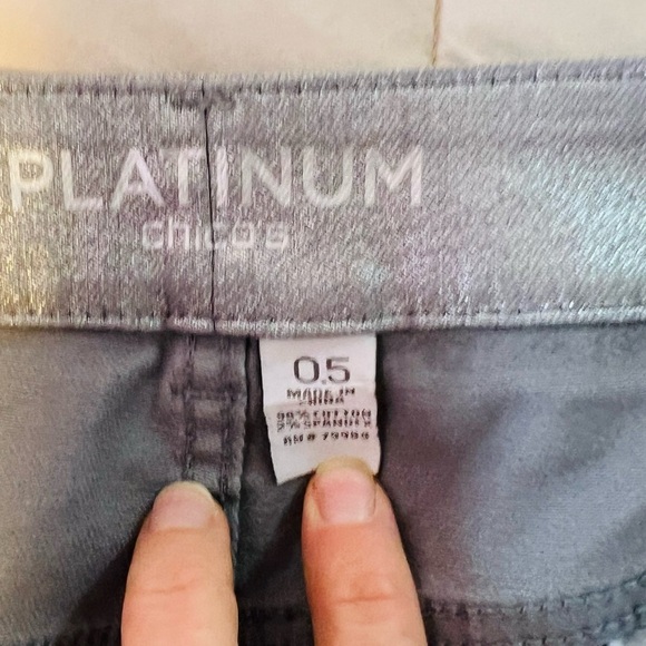 Chico's‎ Platinum Metallic Silver Flat Front Pants Size 0.5 or US Size 6 - Picture 8 of 9
